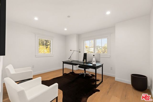 5235 Sylmar Avenue, Sherman Oaks CA: https://media.crmls.org/mediaz/3da9facd-e5df-46a3-b6ea-46a9fc13d784.jpg