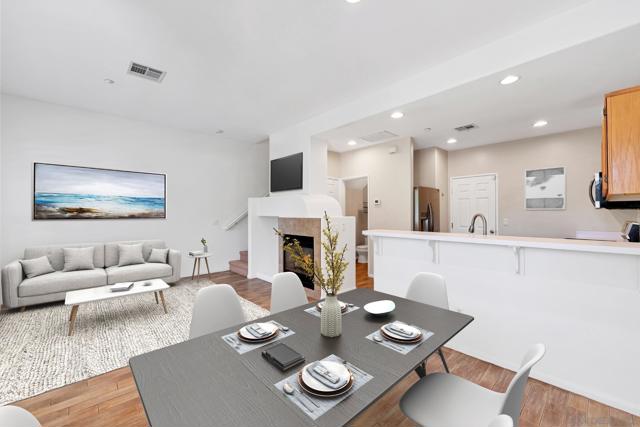 6342 Citracado Cir, Carlsbad CA: https://media.crmls.org/mediaz/3daa0c5e-a59a-4ec8-9540-ec11707be712.jpg