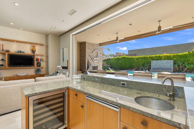 28 Sun Ridge Circle, Rancho Mirage CA: https://media.crmls.org/mediaz/3daa1dd7-9f94-4afb-840b-bd55e23ac4e6.jpg