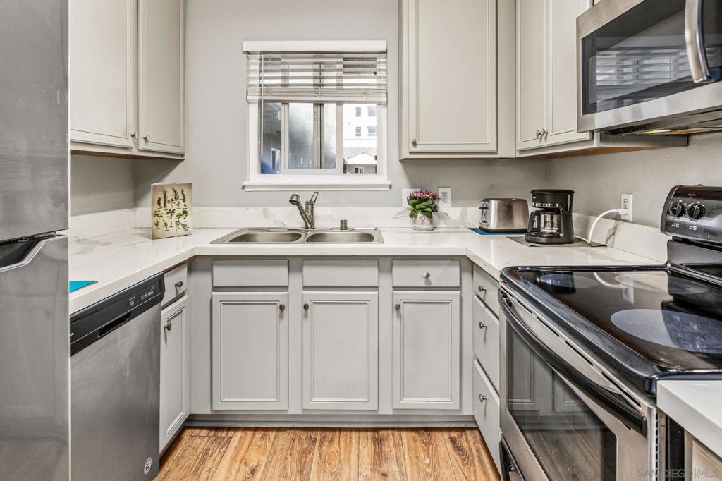 1756 Essex St. - photo 5