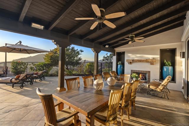 7778 Camino Sin Puente, Rancho Santa Fe CA: https://media.crmls.org/mediaz/3dab44ce-c70d-4557-bcff-061c15b557d6.jpg