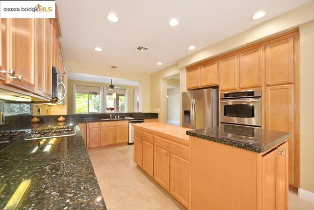 Image 18 of 54 For 5736 Palmera Ln