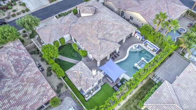 81107 Carefree Drive, Indio CA: https://media.crmls.org/mediaz/3dac1b89-65c7-4662-bf02-d77602696e13.jpg