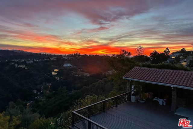 1410 Stradella Road, Los Angeles CA: https://media.crmls.org/mediaz/3dac24f3-ddec-4e4f-a730-f588a8cef9c7.jpg