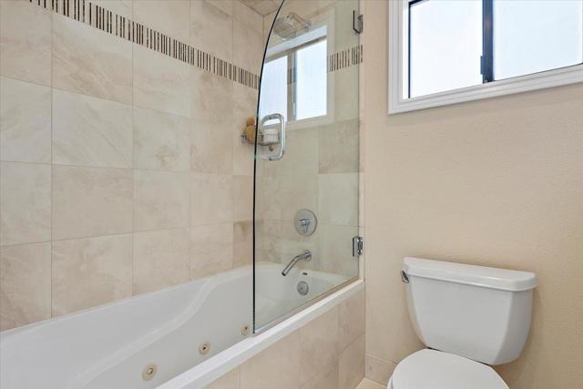 953 Shoreline Drive, San Mateo CA: https://media.crmls.org/mediaz/3dac4b35-cd08-4b3e-9293-ef5e6ec8d0f8.jpg