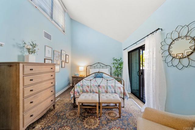 2253 Caminito Pescado, Ocean Beach (San Diego) CA: https://media.crmls.org/mediaz/3daca987-4afc-41c9-88c2-45351047e326.jpg