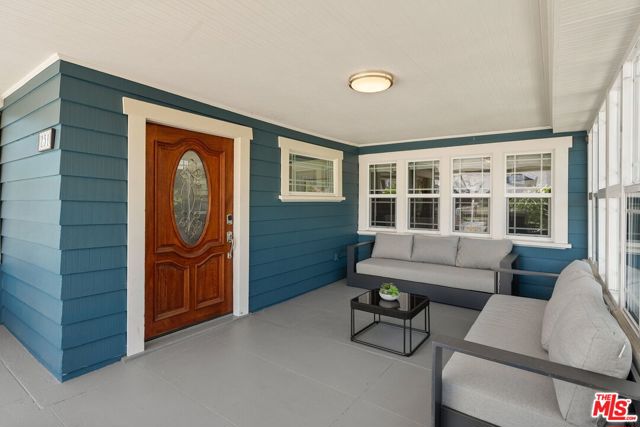 251 S Ardmore Avenue, Los Angeles CA: https://media.crmls.org/mediaz/3dae9ee1-5f4a-4703-b1b5-b1af39501333.jpg