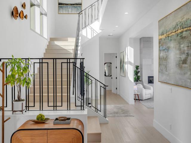 60 Glengarry Way, Hillsborough CA: https://media.crmls.org/mediaz/3daefcf2-84ba-4b6f-a460-b35797a5a34c.jpg