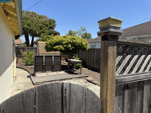 17300 Via Melina, San Lorenzo CA: https://media.crmls.org/mediaz/3daf48f2-6dd1-4ea2-821b-02721f4e4844.jpg