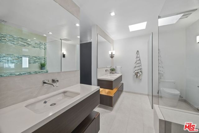 13065 Mindanao Way, Marina del Rey CA: https://media.crmls.org/mediaz/3db00c69-03ed-4ec6-9de5-26e199a75e4e.jpg