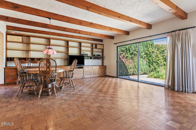 Detail Gallery Image 9 of 30 For 17835 Tarzana St, Encino,  CA 91316 - 4 Beds | 3 Baths