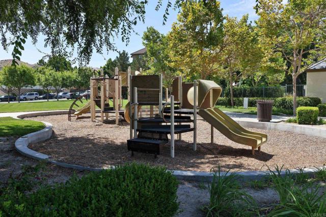 Detail Gallery Image 40 of 42 For 1459 Claude Ln #4,  Chula Vista,  CA 91913 - 3 Beds | 2/1 Baths