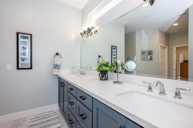 1309 Sunny Heights Road, Fallbrook CA: https://media.crmls.org/mediaz/3db0be30-a0a3-47e9-bc86-f140772b4383.jpg