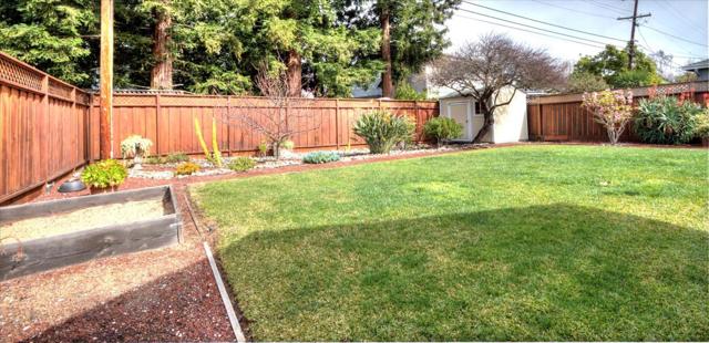 1523 Virginia Avenue, Redwood City CA: https://media.crmls.org/mediaz/3db1040d-6f64-4d71-a343-7e47341d9b61.jpg