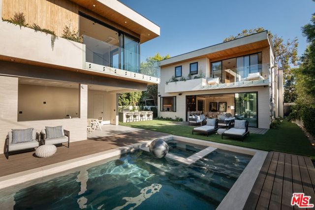 13221 Hesby Street, Sherman Oaks CA: https://media.crmls.org/mediaz/3db10839-0e0f-42ac-8c64-8819e43f7f34.jpg