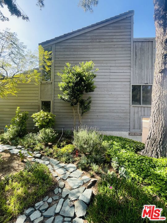 Drew Fenton | 1267 Palisades Drive Pacific Palisades CA | MLS: 6873193