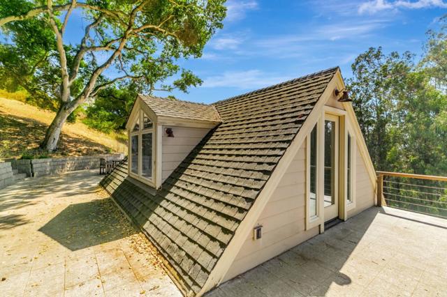 411 Hecker Pass Road, Watsonville CA: https://media.crmls.org/mediaz/3db1b505-80f9-4c1f-b235-58648bdfd670.jpg
