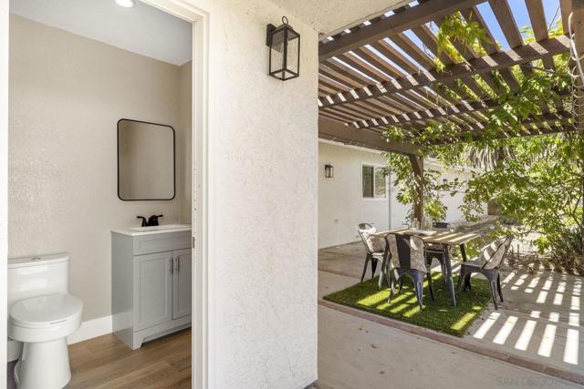 38795 Harris Truck Trail, Fallbrook CA: https://media.crmls.org/mediaz/3db1fb59-c614-4607-9125-66985e034d8d.jpg