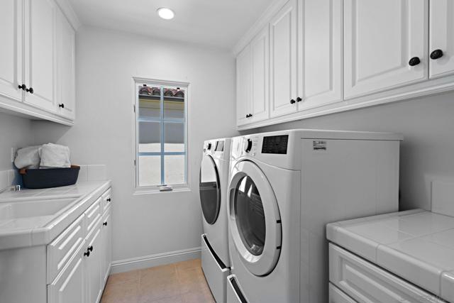 17216 Turf Club Dr, San Diego CA: https://media.crmls.org/mediaz/3db2d963-a41e-43fb-a220-0b6629b8da85.jpg