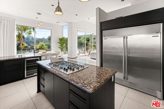 933 Bluegrass Lane, Los Angeles CA: https://media.crmls.org/mediaz/3db2e222-0648-41df-a8b9-96a6fb46a44f.jpg