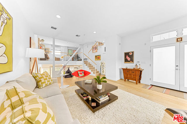 938 LINCOLN Boulevard, 8 photo 6