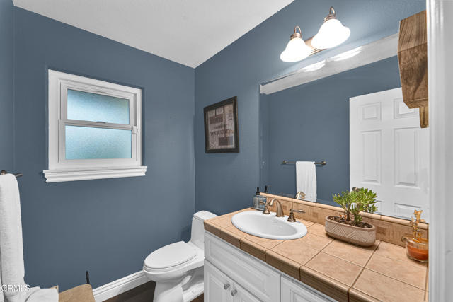Detail Gallery Image 14 of 31 For 219 Castilian Ave, Newbury Park,  CA 91320 - 4 Beds | 2/1 Baths