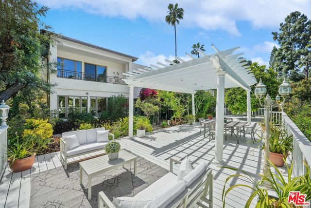 9580 Shirley Lane, Beverly Hills, California 90210, 4 Bedrooms Bedrooms, ,5 BathroomsBathrooms,Single Family Residence,For Sale,Shirley,24400955