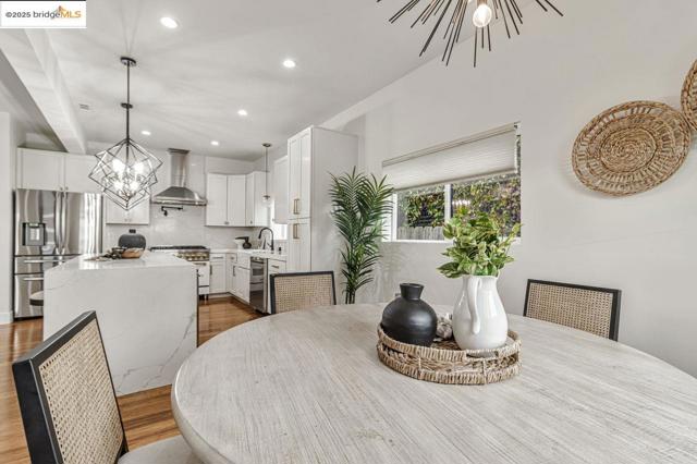 7900 Michigan Ave, Oakland CA: https://media.crmls.org/mediaz/3db3728a-8574-4f53-93fb-34a5123d8551.jpg