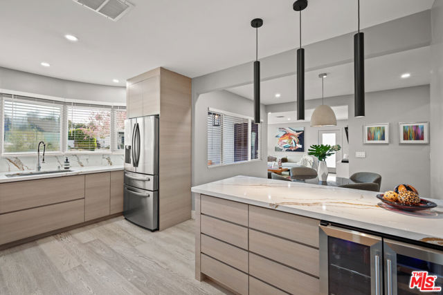 7337 5th Avenue, Los Angeles CA: https://media.crmls.org/mediaz/3db39093-3051-48b8-807e-82bdeddbbb9f.jpg