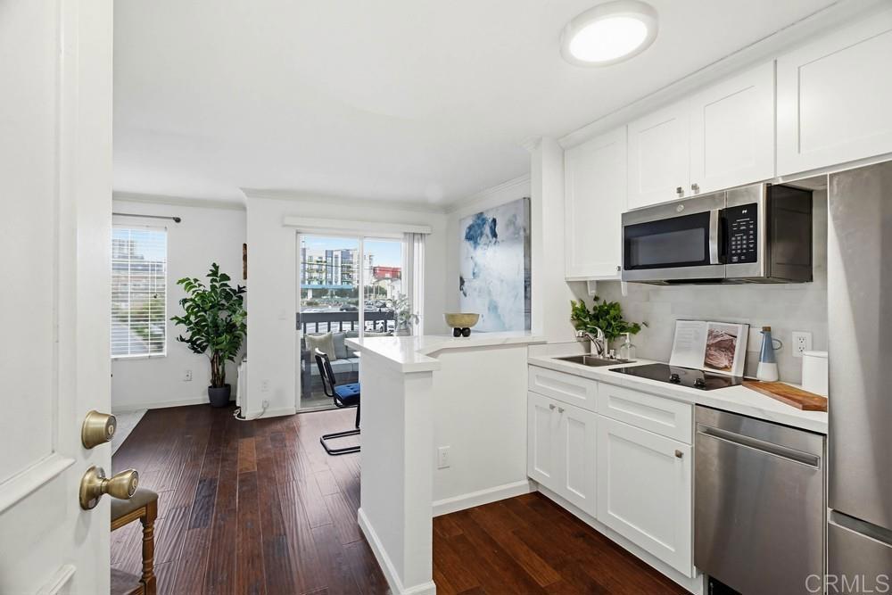 3950 Cleveland Avenue #215