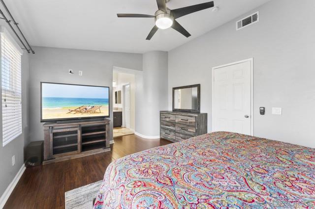 1055 Forest Hill Pl, Chula Vista CA: https://media.crmls.org/mediaz/3db4dc3f-613a-44f9-a4e1-4ab60d0a67d1.jpg