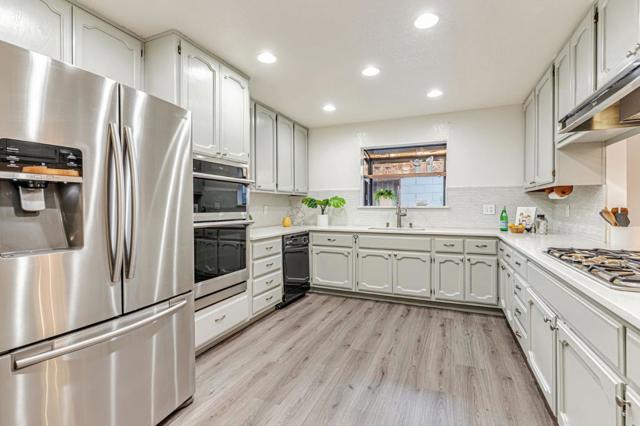 17120 Viewcrest Lane, Morgan Hill CA: https://media.crmls.org/mediaz/3db52c19-6c9a-49fe-a85b-bfad06e17c9b.jpg
