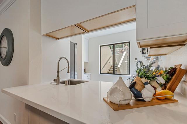 449 Alberto Way, Los Gatos CA: https://media.crmls.org/mediaz/3db6f4d8-0450-461b-a53a-2c397ccf0388.jpg