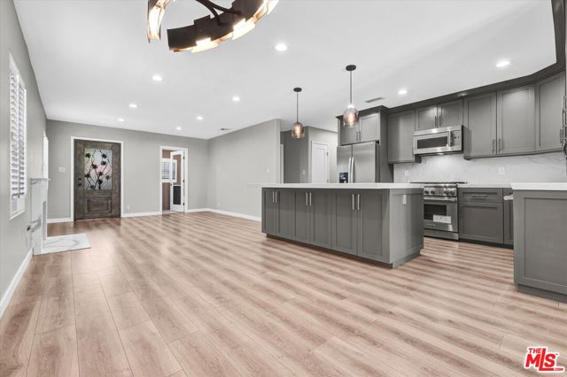 13964 La Maida Street, Sherman Oaks CA: https://media.crmls.org/mediaz/3db77afe-81f3-47d7-b412-5efec8dc5127.jpg