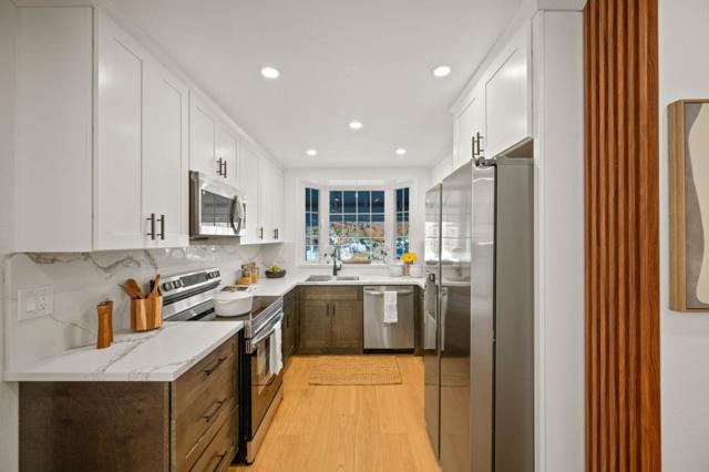 3735 Ruther Place Way, San Jose CA: https://media.crmls.org/mediaz/3db7c2fa-b04f-439b-badb-5eb355bbc997.jpg