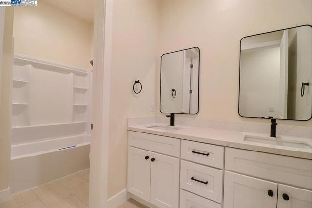 5232 Henderson Ct, Antioch CA: https://media.crmls.org/mediaz/3db88401-88bb-4f84-acbe-a29f61361b92.jpg