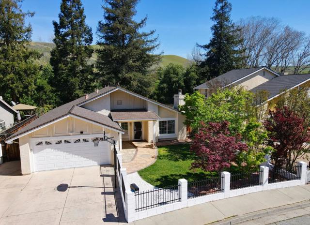4950 Scarlett Way, San Jose CA: https://media.crmls.org/mediaz/3db8a570-674e-4f05-a355-2a07b8a0c14a.jpg