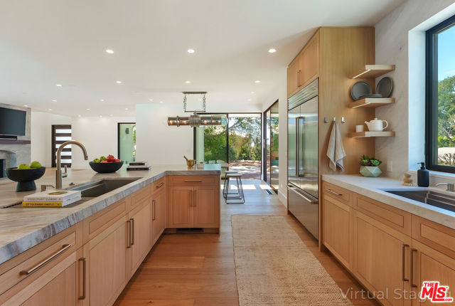 382 Aderno Way photo 6