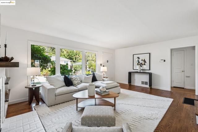 4479 Elinora Ave, Oakland CA: https://media.crmls.org/mediaz/3db8d010-eaba-4a51-a65e-5c05e819d8be.jpg