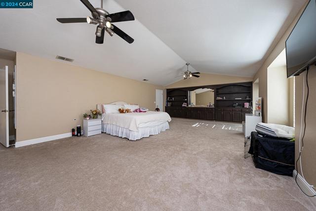 Image 33 of 60 For 56 Dunbarton Ct