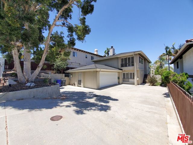 1643 5th Street, Manhattan Beach, California 90266, 4 Bedrooms Bedrooms, ,2 BathroomsBathrooms,Single Family Residence,For Sale,5th,24430795