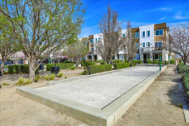 638 Willow Bend Court, San Jose CA: https://media.crmls.org/mediaz/3dba5056-8244-4c79-b5ec-905a0fecf72f.jpg