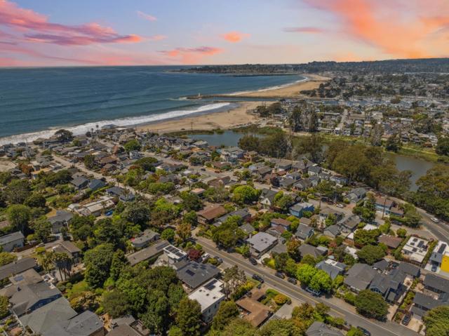 399 13th Avenue, Santa Cruz CA: https://media.crmls.org/mediaz/3dba7da7-b208-43a5-9139-a6d42127296c.jpg