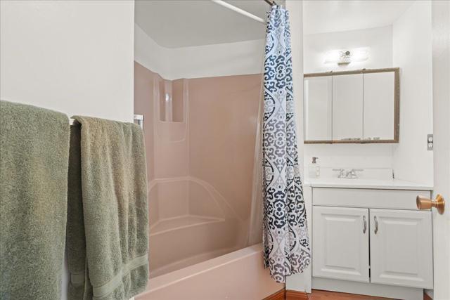 878 Hillcrest Drive, Redwood City CA: https://media.crmls.org/mediaz/3dbb38fd-1ea5-4db9-92fe-509179dba0e9.jpg