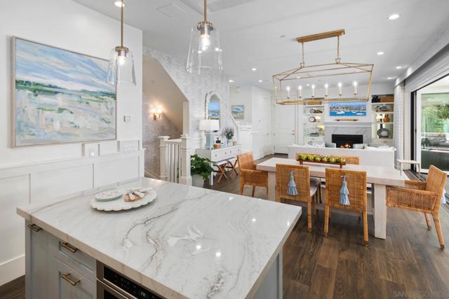 552 G Avenue, Coronado CA: https://media.crmls.org/mediaz/3dbc696b-5b2b-49d2-afed-3363f81c526c.jpg