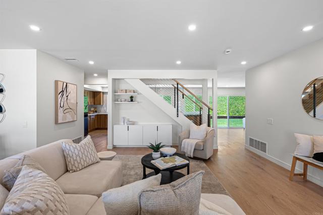 4687 Murat Ct, San Diego CA: https://media.crmls.org/mediaz/3dbcb67b-9d8d-4e50-96c4-3cf322e8998c.jpg