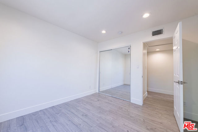 3650 Sapphire Drive, Encino CA: https://media.crmls.org/mediaz/3dbd212f-7f5d-4d96-8b95-031db5a7d857.jpg