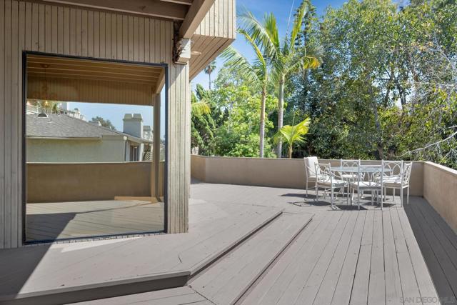 2195 Hayden Way, San Diego CA: https://media.crmls.org/mediaz/3dbd9c71-c369-4401-b449-84bb4f820cb8.jpg