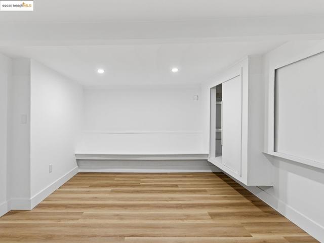 3274 Encinal Ave, Alameda CA: https://media.crmls.org/mediaz/3dbdc142-7a2c-49db-b75b-273647b5b3a2.jpg