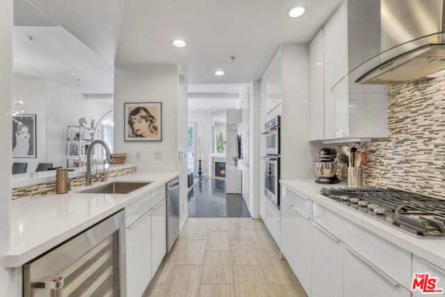 1706 Colby Avenue, Los Angeles CA: https://media.crmls.org/mediaz/3dbea0d3-1c19-4a0a-a30f-5c2ff69e90b0.jpg